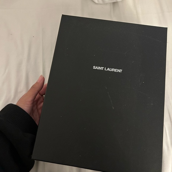 saint laurent cassandre matelasse leather wallet on a chain silver - Picture 4 of 12